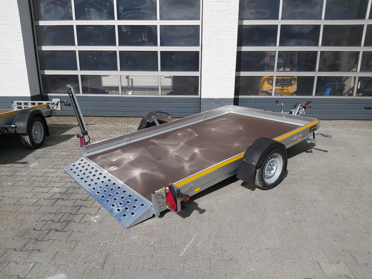Senklift Anhänger MSL 1730/176 301x176x10cm yellow Plattform hydraulisch absenkbar 1750kg - Ремарке за кола: снимка 2 Senklift Anhänger MSL 1730/176 301x176x10cm yellow Plattform hydraulisch absenkbar 1750kg - Ремарке за кола: снимка 2