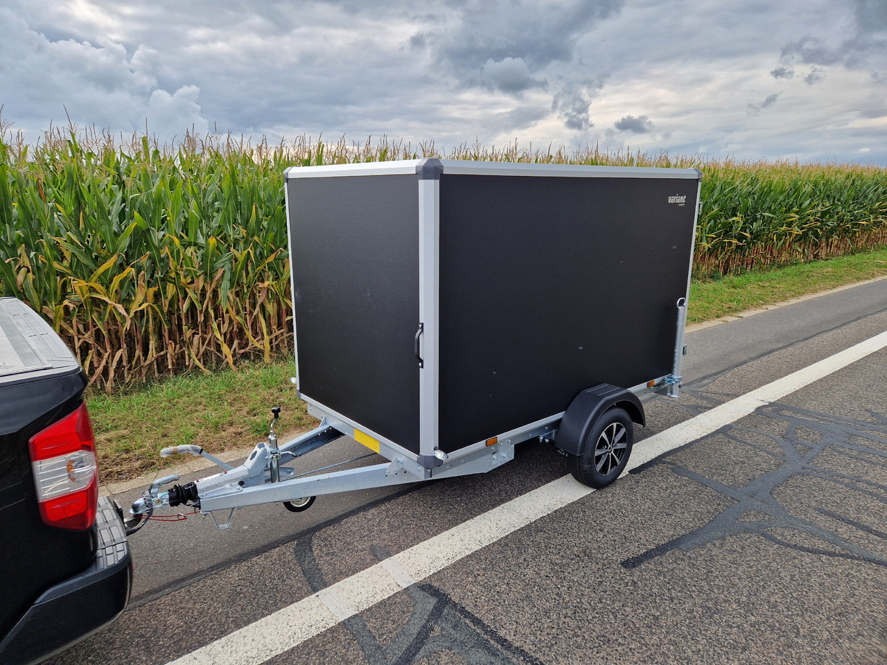 Ремарке за мотор Variant C1315 C2 Edition black 258x148x157cm Alufelgen Heckrampe 1350kg 100km/H black deal: снимка 15