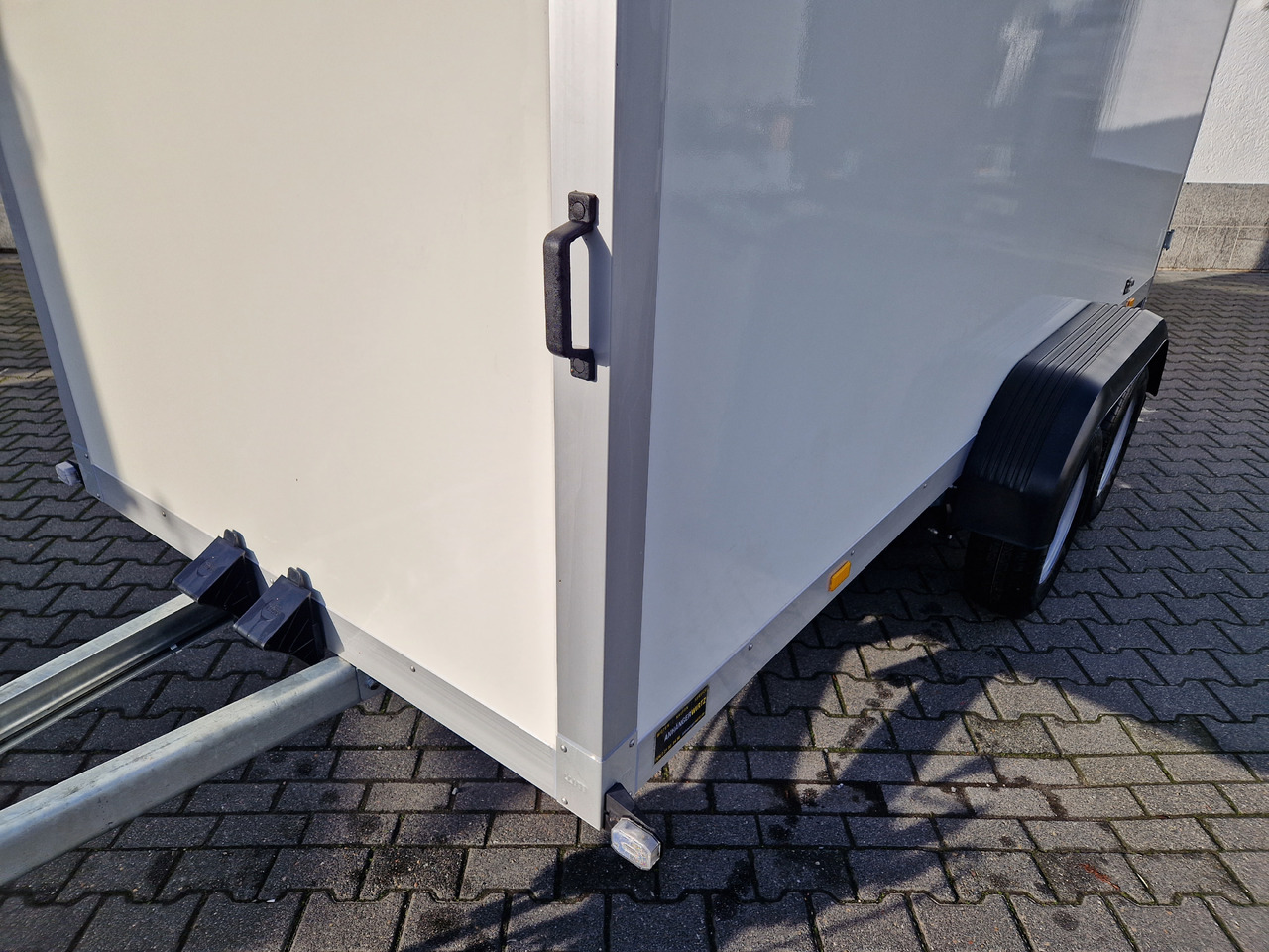 WM Meyer Koffer AZ 2040/151 S35 401x151x185cm (XL) 2000kg - Затворена каросерия ремарке: снимка 2 WM Meyer Koffer AZ 2040/151 S35 401x151x185cm (XL) 2000kg - Затворена каросерия ремарке: снимка 2