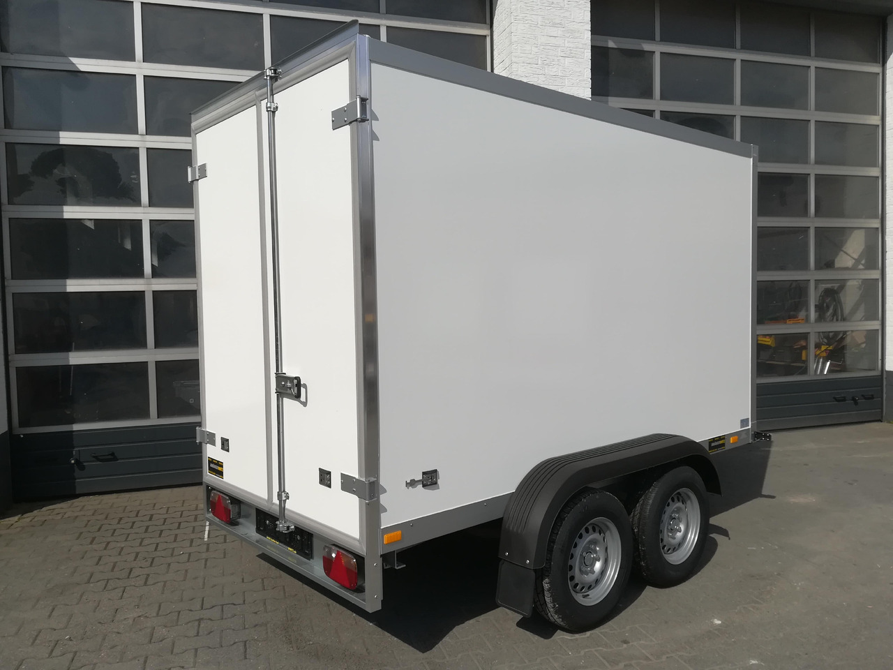 WM Meyer Koffer AZ 2730/151 S30 301x151x185cm (M) 2700kg Januar Aktion - Затворена каросерия ремарке: снимка 3 WM Meyer Koffer AZ 2730/151 S30 301x151x185cm (M) 2700kg Januar Aktion - Затворена каросерия ремарке: снимка 3