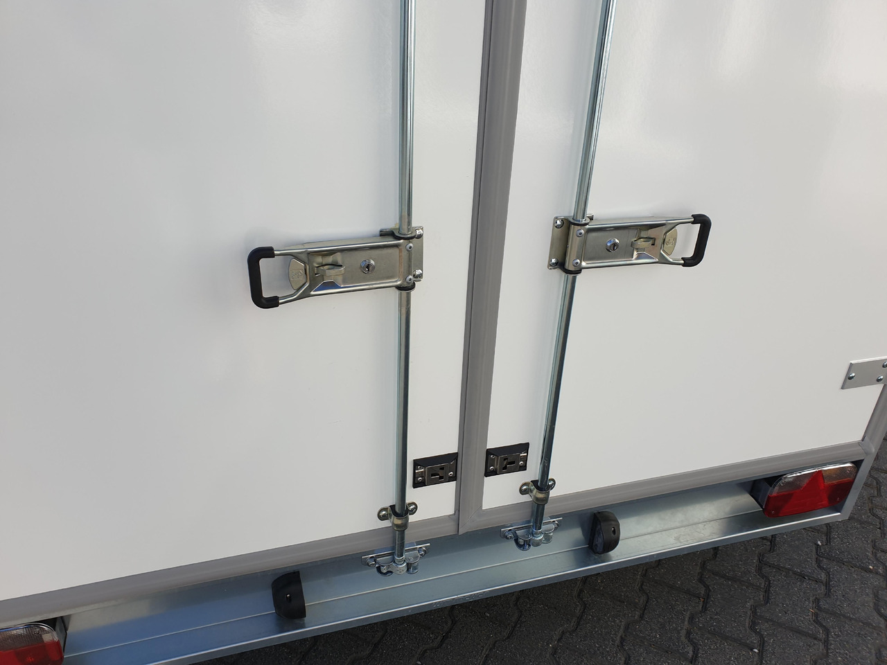 WM Meyer Kofferanhänger AZ 3560/200 S40 601x200x205cm Seitentür Profiline 3500kg Modell 2023 - Затворена каросерия ремарке: снимка 5 WM Meyer Kofferanhänger AZ 3560/200 S40 601x200x205cm Seitentür Profiline 3500kg Modell 2023 - Затворена каросерия ремарке: снимка 5