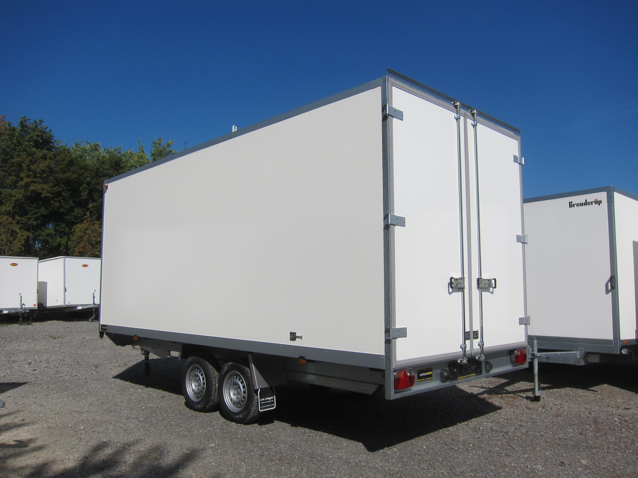 WM Meyer Kofferanhänger AZHLC 2750/210 S40 501x210x205cm (XXL) 2700kg - Затворена каросерия ремарке: снимка 3 WM Meyer Kofferanhänger AZHLC 2750/210 S40 501x210x205cm (XXL) 2700kg - Затворена каросерия ремарке: снимка 3