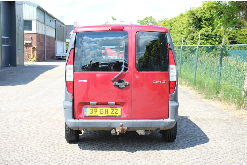 Fiat Doblò Cargo 1.9 JTD SCHUIFDEUR - Товарен бус: снимка 4 Fiat Doblò Cargo 1.9 JTD SCHUIFDEUR - Товарен бус: снимка 4