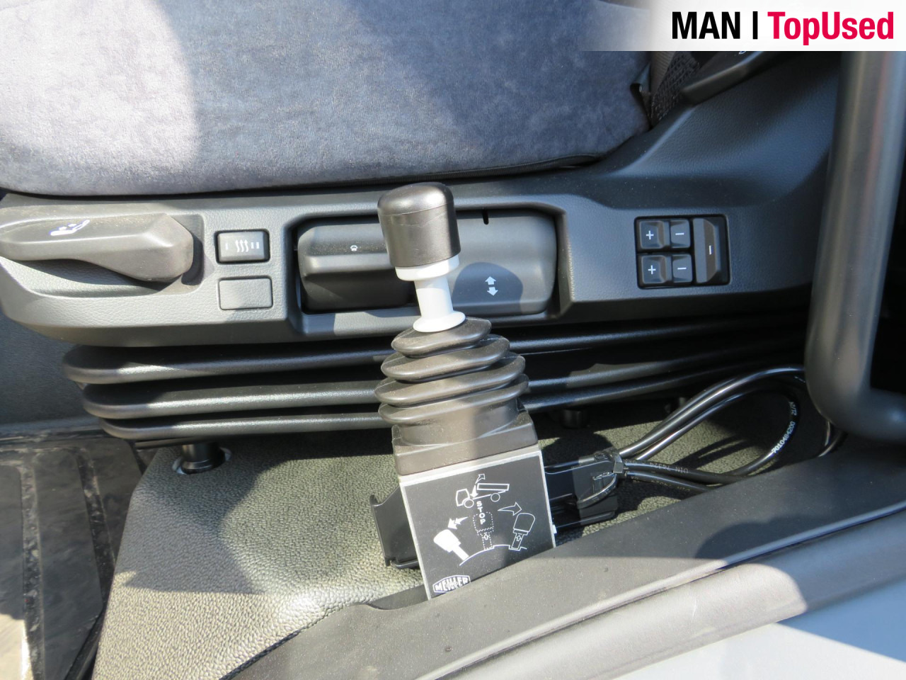 MAN TGS 41.480 8x4 BB CH Schmitz Muldenkipper Retarder - Самосвал камион: снимка 4 MAN TGS 41.480 8x4 BB CH Schmitz Muldenkipper Retarder - Самосвал камион: снимка 4