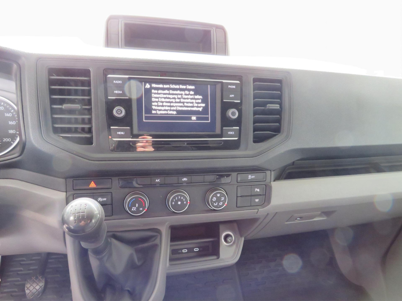 VOLKSWAGEN Crafter 35 L3H3 Kasten Euro6 Klima ZV - Товарен бус: снимка 3 VOLKSWAGEN Crafter 35 L3H3 Kasten Euro6 Klima ZV - Товарен бус: снимка 3