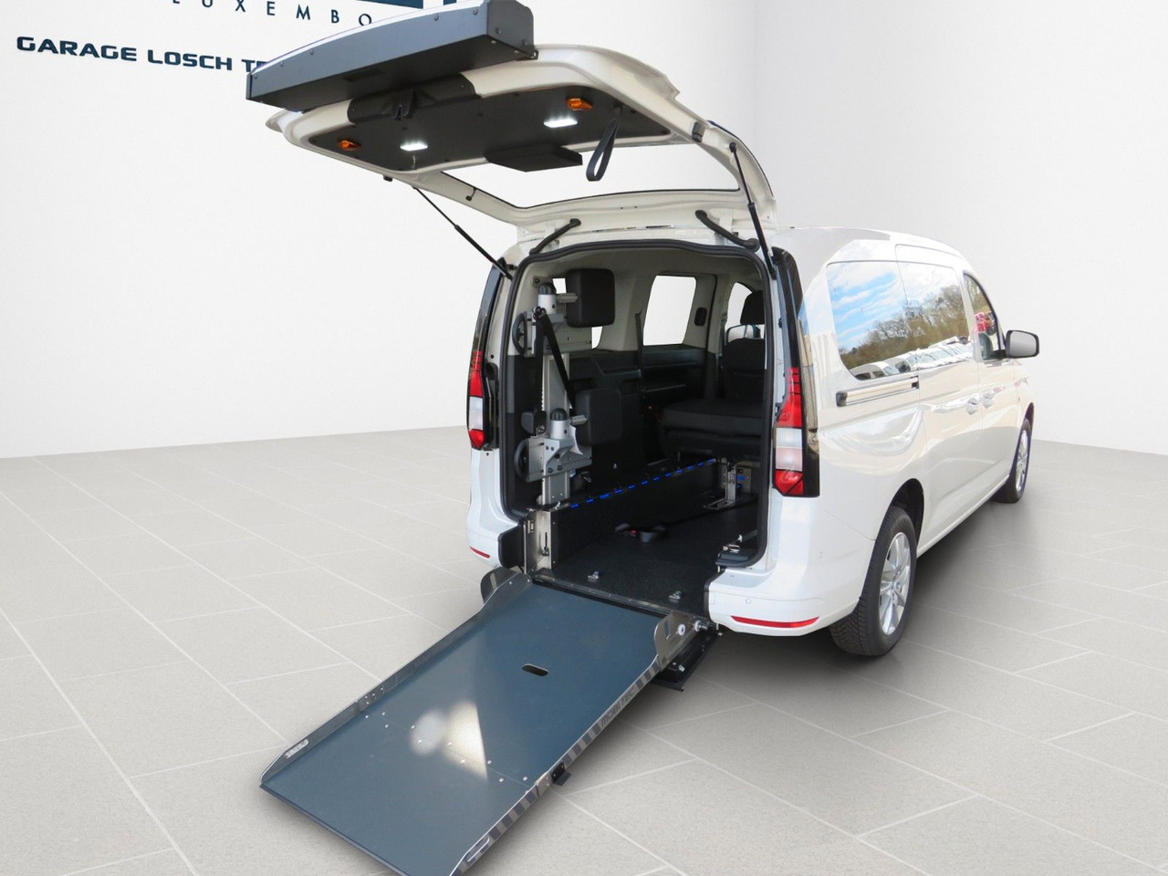 Volkswagen Caddy Maxi Kombi 2.0 TDI Rollstuhl Taxirampe - Лек автомобил: снимка 5 Volkswagen Caddy Maxi Kombi 2.0 TDI Rollstuhl Taxirampe - Лек автомобил: снимка 5