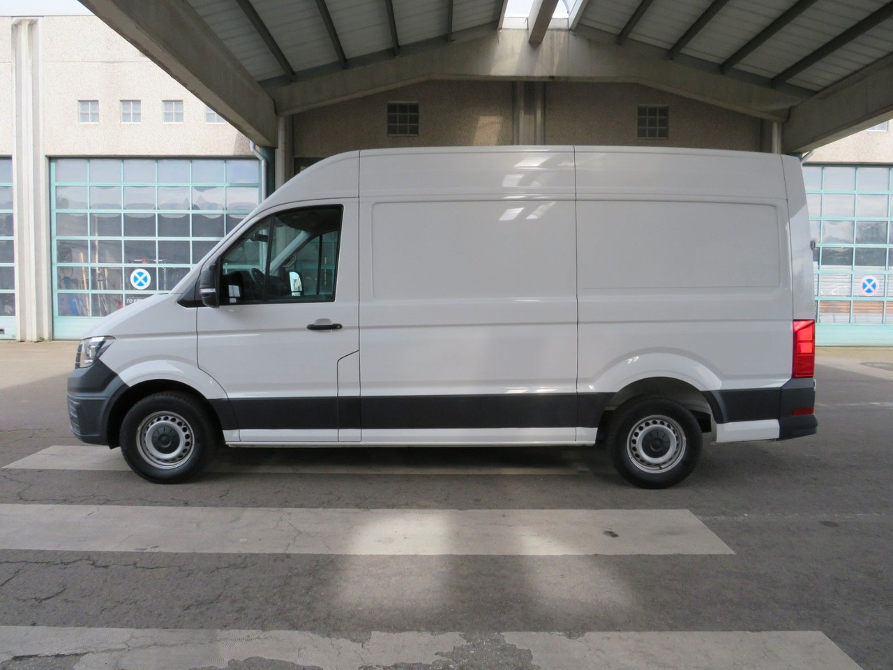 Volkswagen Crafter 35 L3H3 Kasten - Товарен бус: снимка 3 Volkswagen Crafter 35 L3H3 Kasten - Товарен бус: снимка 3