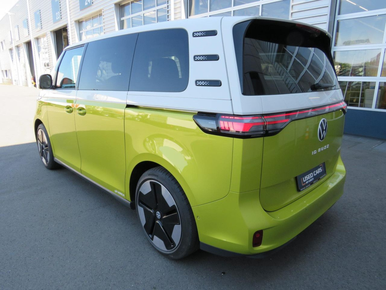 Volkswagen ID.Buzz Pro Design 150 kW Volkswagen ID.Buzz Pro Design 150 kW Klima AHK Navi ZV - Микробус, Електробус: снимка 4 Volkswagen ID.Buzz Pro Design 150 kW Volkswagen ID.Buzz Pro Design 150 kW Klima AHK Navi ZV - Микробус, Електробус: снимка 4