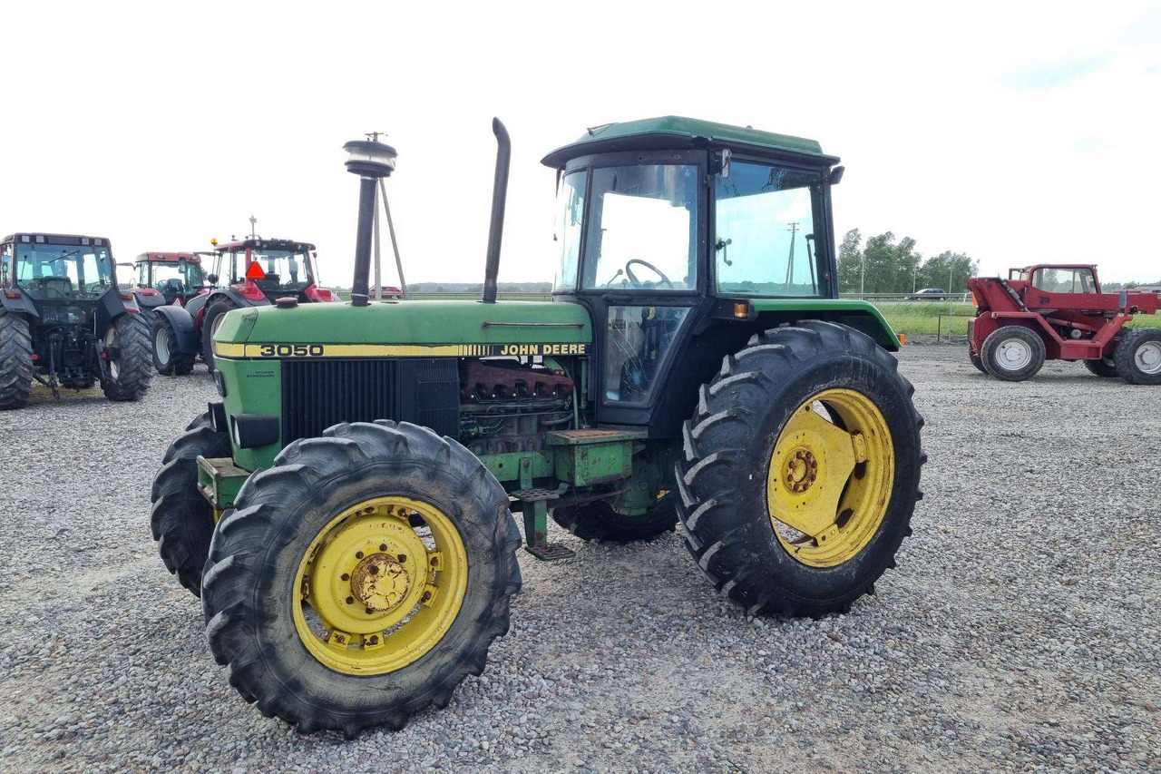 John Deere 3050 - Трактор: снимка 3 John Deere 3050 - Трактор: снимка 3