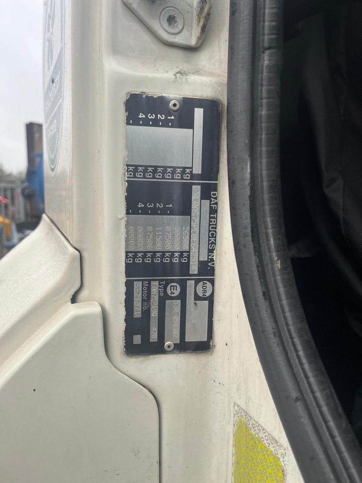 DAF 75 CF - Камион цистерна: снимка 4 DAF 75 CF - Камион цистерна: снимка 4