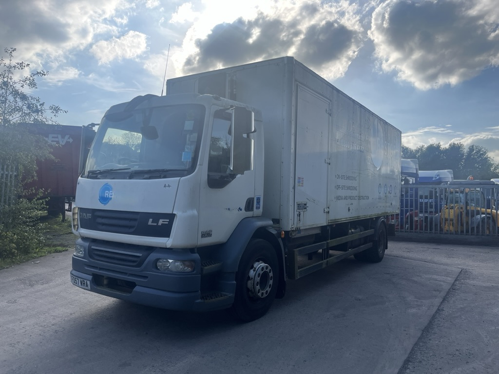 Daf 55LF 220 4x2 Box Van - Лекотоварен автомобил фургон: снимка 2 Daf 55LF 220 4x2 Box Van - Лекотоварен автомобил фургон: снимка 2