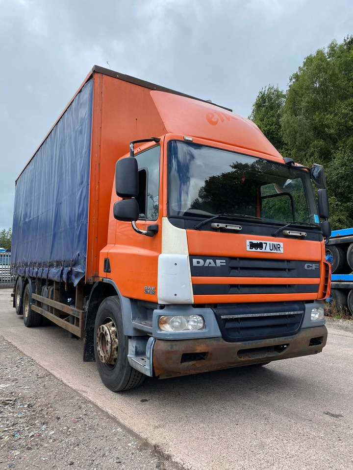 Daf 75 CF 310 6X2 Curtain side - Камион с брезент: снимка 2 Daf 75 CF 310 6X2 Curtain side - Камион с брезент: снимка 2