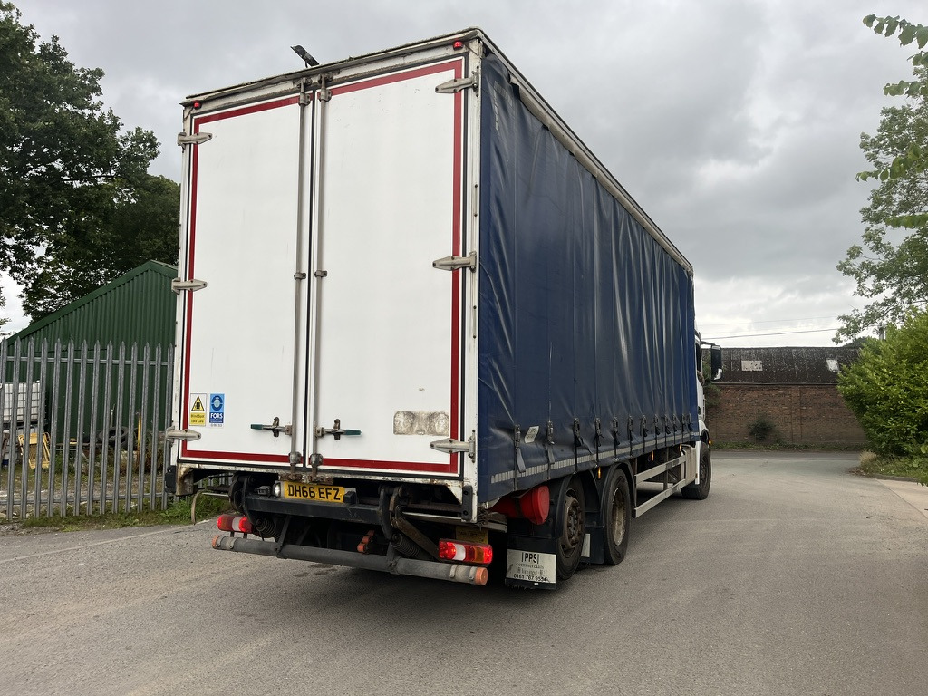 Mercedes Actros 2532 6x2 Curtaij side - Камион с брезент: снимка 4 Mercedes Actros 2532 6x2 Curtaij side - Камион с брезент: снимка 4