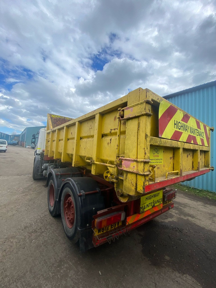 Scania 94D 260 6x2 Rigid - Самосвал камион: снимка 3 Scania 94D 260 6x2 Rigid - Самосвал камион: снимка 3