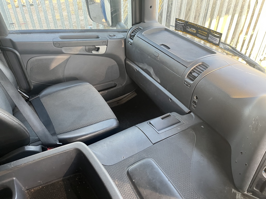 Камион с брезент Scania P230 4x2 Curtain side: снимка 9