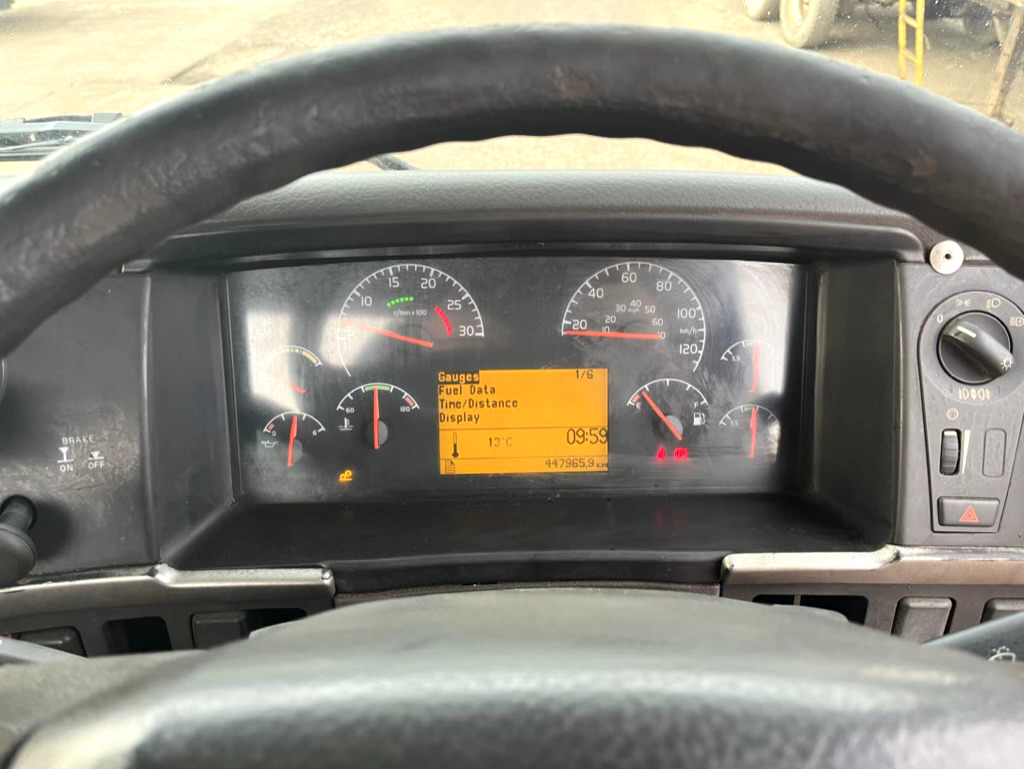 Лизинг на VOLVO FM9 260 6X2 VOLVO FM9 260 6X2: снимка 13