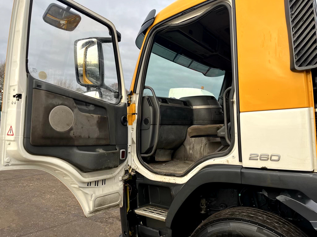 Лизинг на VOLVO FM9 260 6X2 VOLVO FM9 260 6X2: снимка 18
