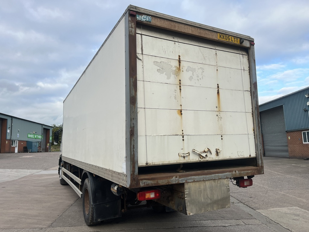 Volvo FM9 300 4x2 Box Van - Лекотоварен автомобил фургон: снимка 4 Volvo FM9 300 4x2 Box Van - Лекотоварен автомобил фургон: снимка 4