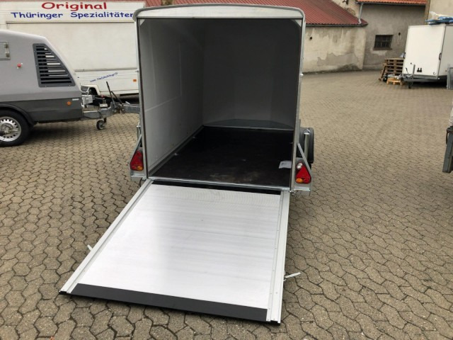 Нови Затворена каросерия ремарке Cheval Liberte Debon Cargo 2 Poly +​ Türe schwarz 1300 kg, 100 km/h, 300x155x168cm: снимка 6