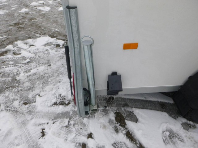 Нови Затворена каросерия ремарке Cheval Liberte Debon Cargo 2 Poly + Türe weiß 1300 kg, 100 km/h, 300x155x168cm: снимка 14 Нови Затворена каросерия ремарке Cheval Liberte Debon Cargo 2 Poly + Türe weiß 1300 kg, 100 km/h, 300x155x168cm: снимка 14