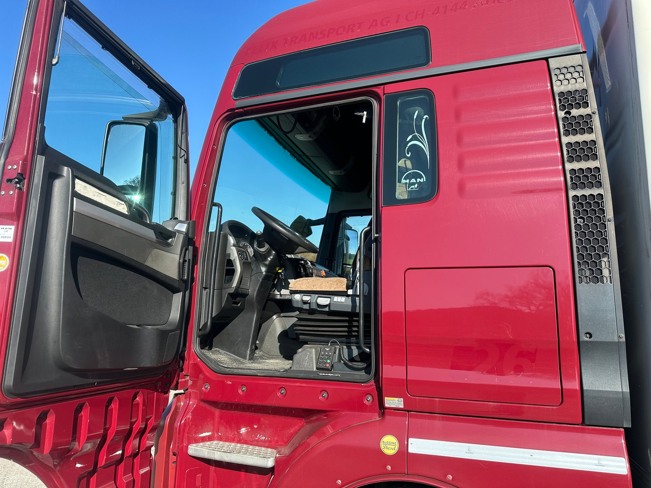MAN TGX 18.440 4x2 Fahrschule - Камион фургон: снимка 4 MAN TGX 18.440 4x2 Fahrschule - Камион фургон: снимка 4