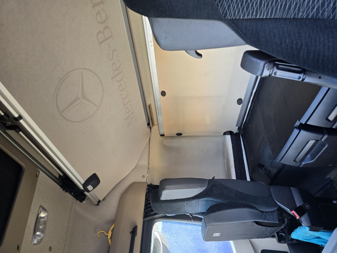 Камион фургон MERCEDES-BENZ 1833: снимка 9
