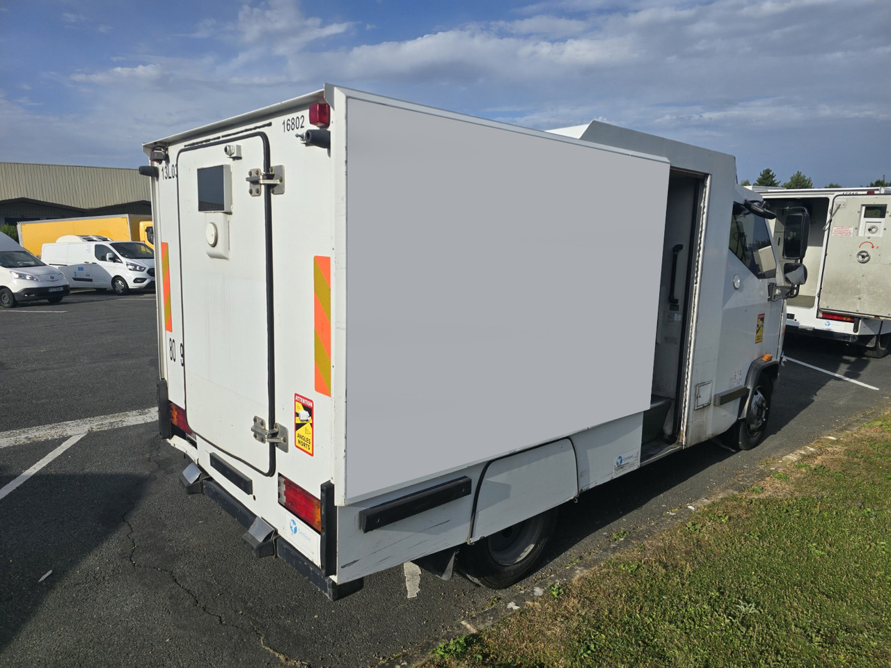 Mercedes Vario 816 - Инкасаторска кола: снимка 3 Mercedes Vario 816 - Инкасаторска кола: снимка 3