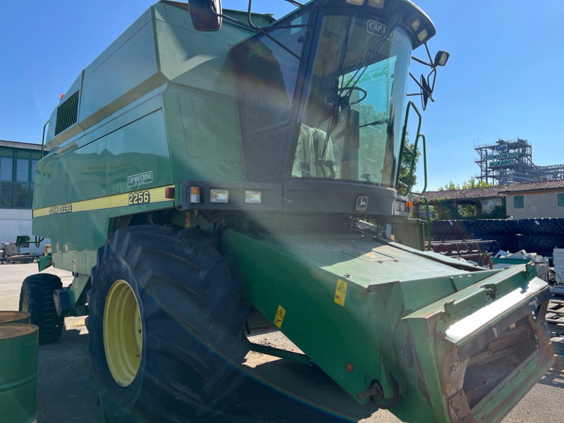 John Deere 2256 - Зърнокомбайн: снимка 5 John Deere 2256 - Зърнокомбайн: снимка 5