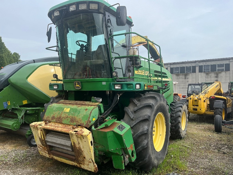 John Deere 7700 - Силажокомбайн: снимка 2 John Deere 7700 - Силажокомбайн: снимка 2