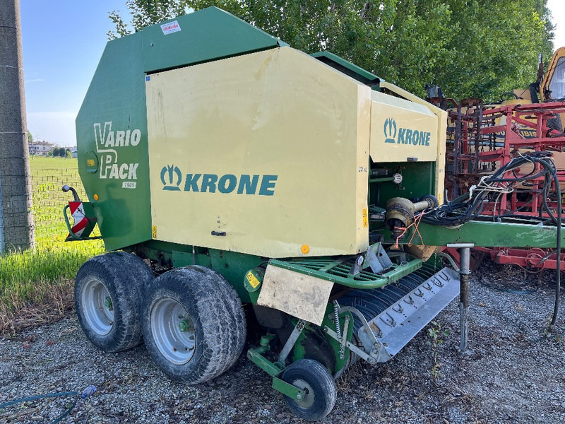 Krone Vario Pack 1800 - Рулонна сламопреса: снимка 1 Krone Vario Pack 1800 - Рулонна сламопреса: снимка 1