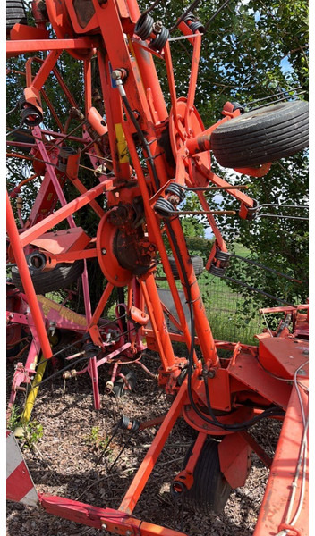 Kuhn GF 8501 T - Гребло/ Сенообръщачка: снимка 4 Kuhn GF 8501 T - Гребло/ Сенообръщачка: снимка 4