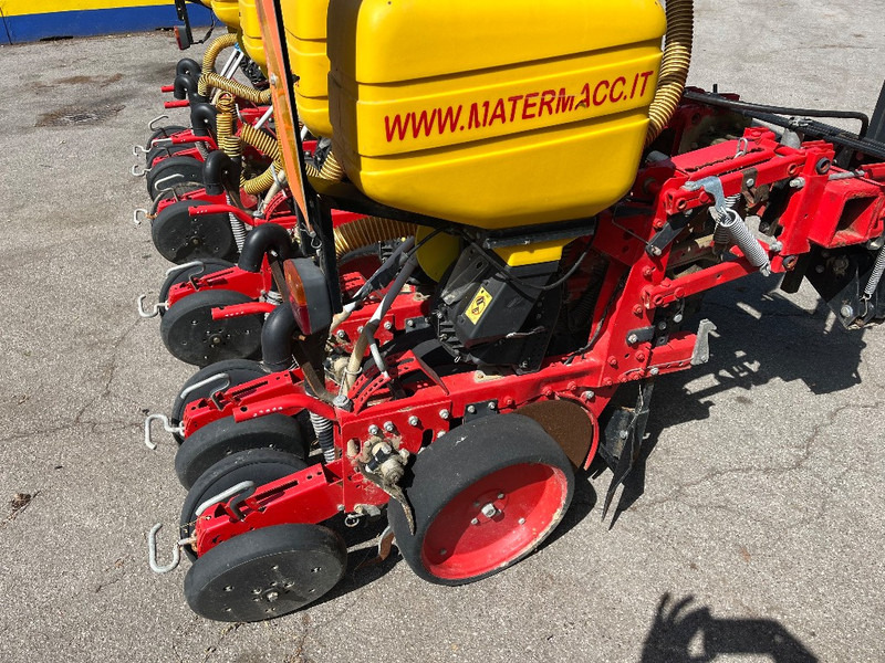 MaterMacc MS 8130 - Прецизна сеялка: снимка 4 MaterMacc MS 8130 - Прецизна сеялка: снимка 4