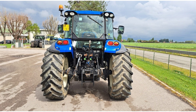 New Holland T 4.105 - Трактор: снимка 4 New Holland T 4.105 - Трактор: снимка 4