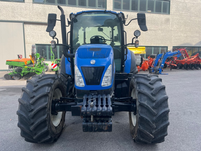 New Holland T 5.95 DC - Трактор: снимка 2 New Holland T 5.95 DC - Трактор: снимка 2