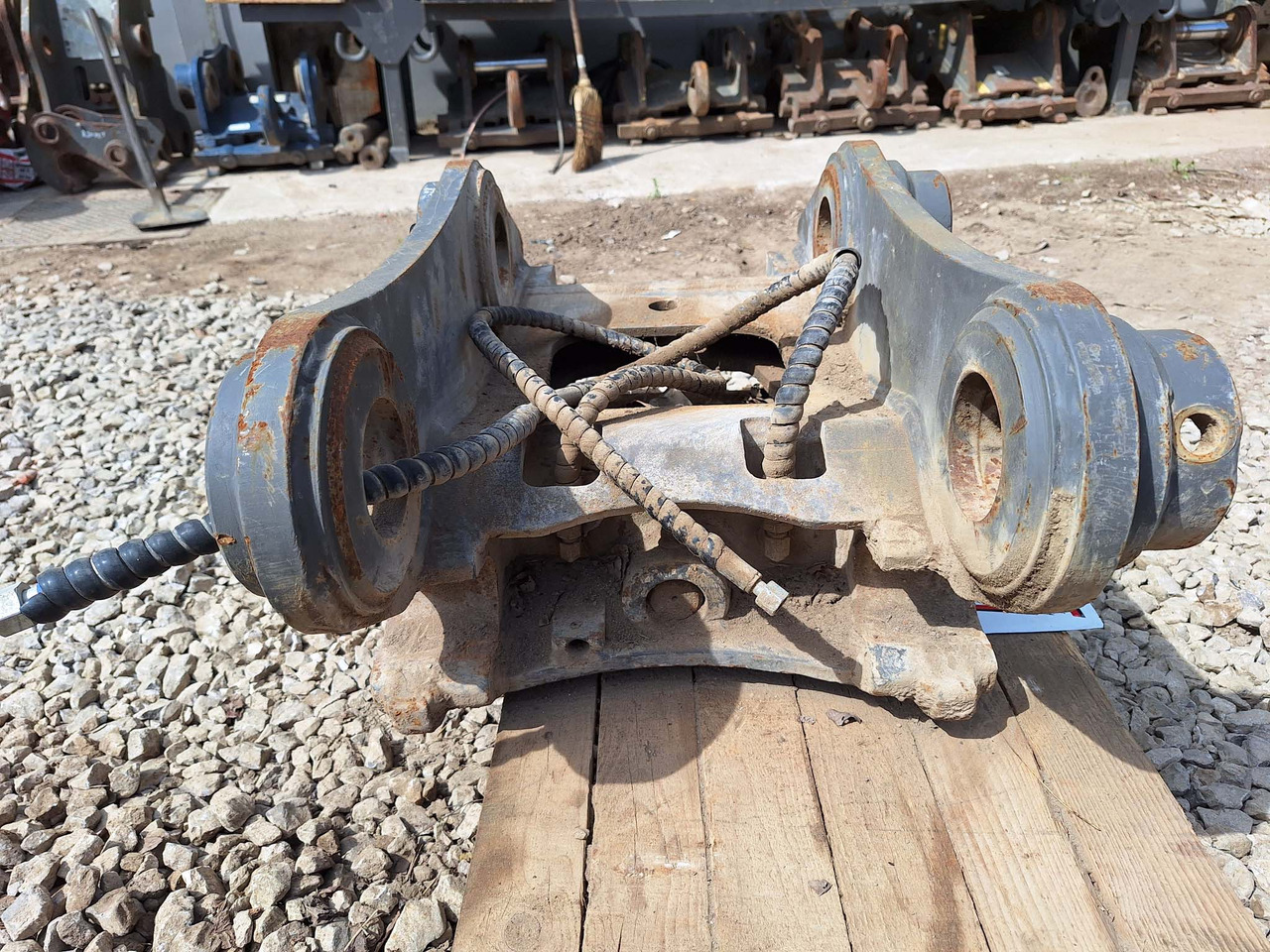 Balavto S70 Volvo EC220D - Бързо сменник за Строителна техника: снимка 3 Balavto S70 Volvo EC220D - Бързо сменник за Строителна техника: снимка 3