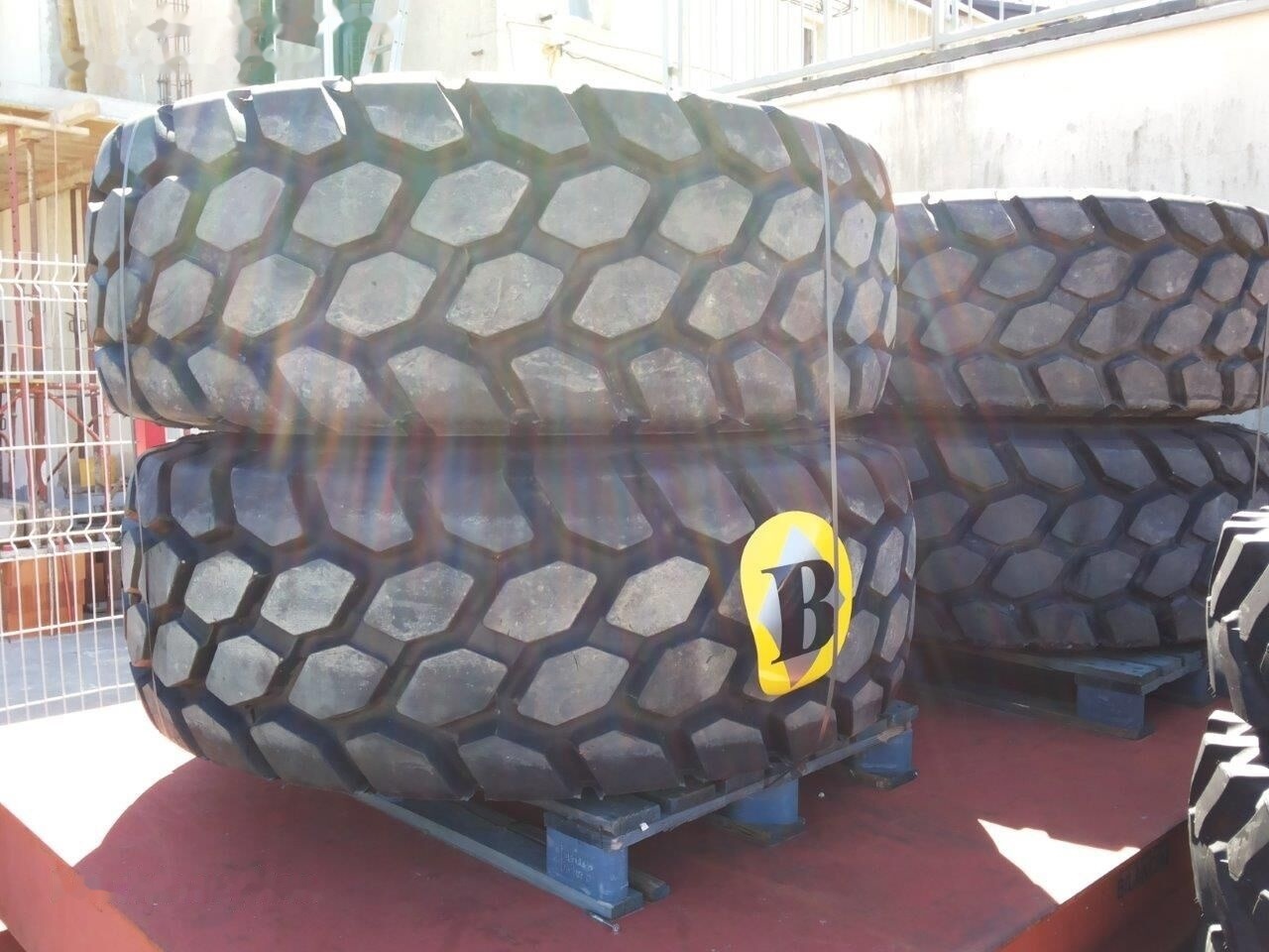 Bridgestone VJT 20.5R25 - Комплект колела: снимка 2 Bridgestone VJT 20.5R25 - Комплект колела: снимка 2