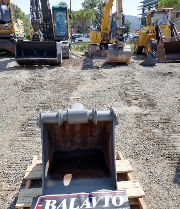Digging bucket 700 mm - Кофа за багер: снимка 1 Digging bucket 700 mm - Кофа за багер: снимка 1