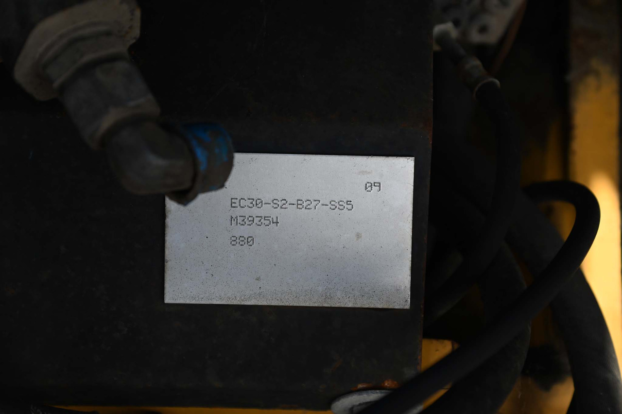 Лизинг на Engcon EC30 Engcon EC30: снимка 8