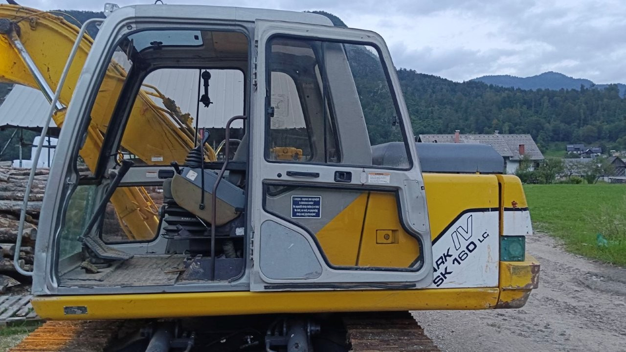 KOBELCO SK 130LC - Верижен багер: снимка 1 KOBELCO SK 130LC - Верижен багер: снимка 1