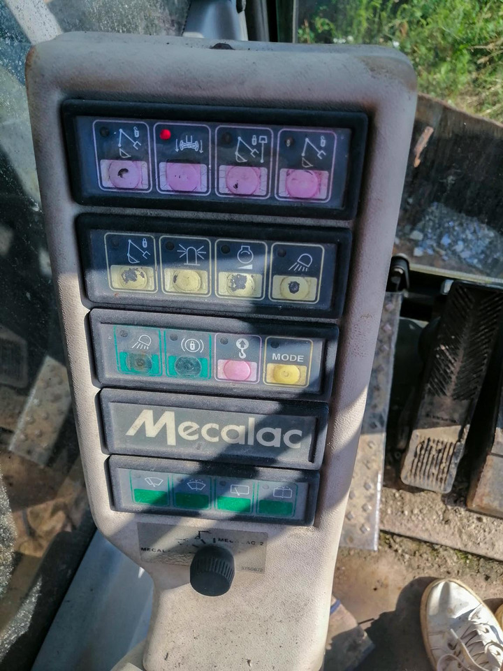 MECALAC 14 MXT - Колесен багер: снимка 4 MECALAC 14 MXT - Колесен багер: снимка 4