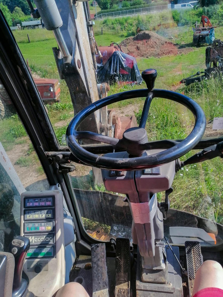 MECALAC 14 MXT - Колесен багер: снимка 3 MECALAC 14 MXT - Колесен багер: снимка 3