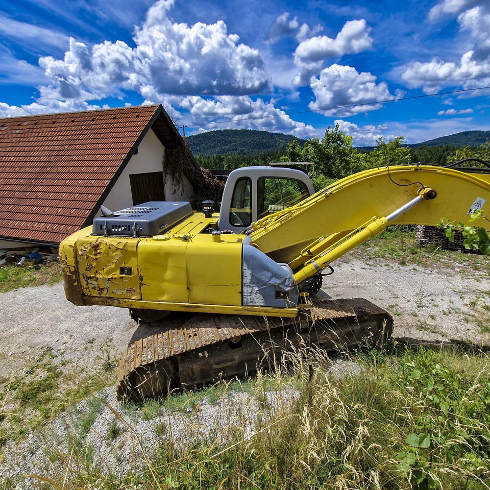 New Holland Kobelco E215 - Верижен багер: снимка 4 New Holland Kobelco E215 - Верижен багер: снимка 4