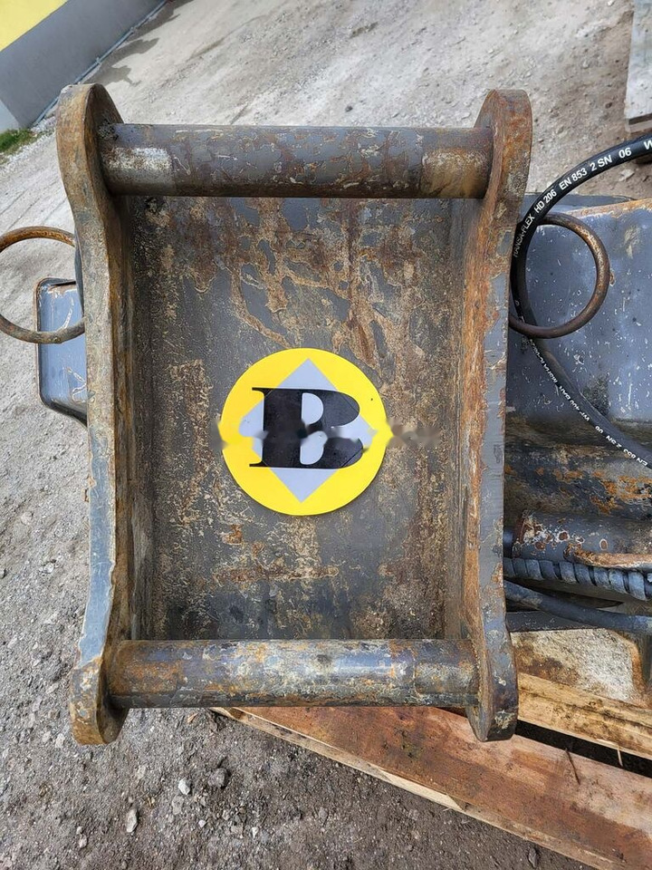 Tilt bucket 1500 mm S60 - Кофа за багер: снимка 3 Tilt bucket 1500 mm S60 - Кофа за багер: снимка 3