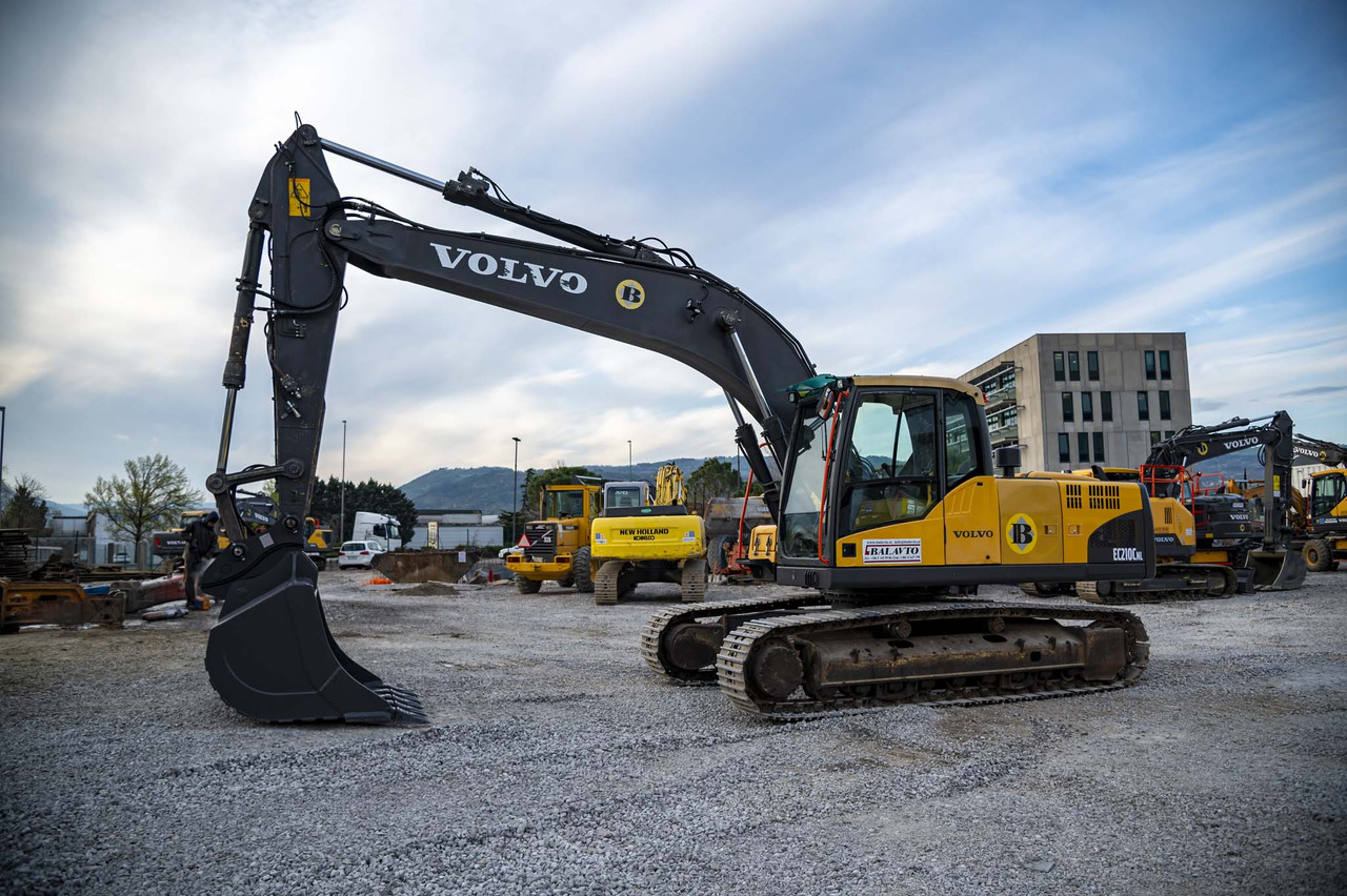 VOLVO EC210CNL - Верижен багер: снимка 2 VOLVO EC210CNL - Верижен багер: снимка 2