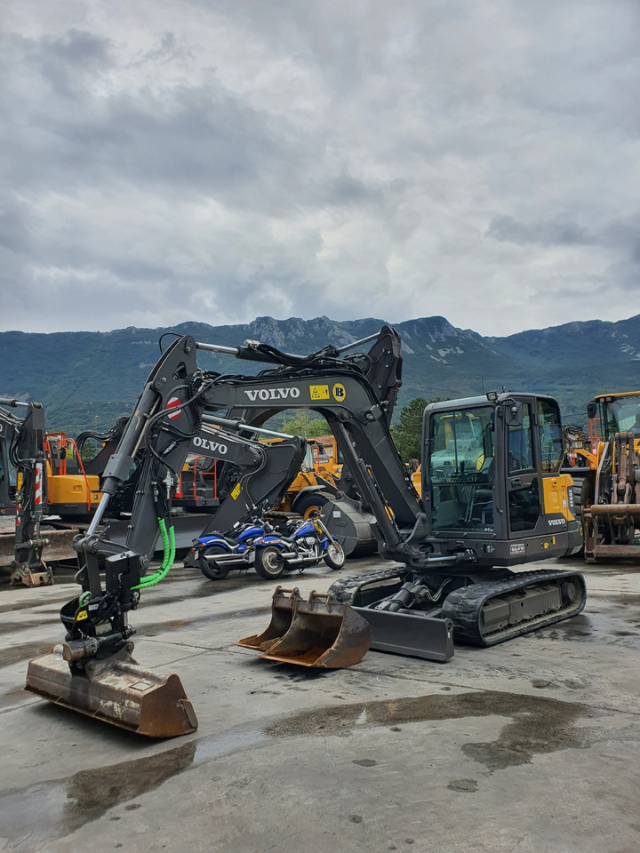 VOLVO EC60E - Мини багер: снимка 3 VOLVO EC60E - Мини багер: снимка 3