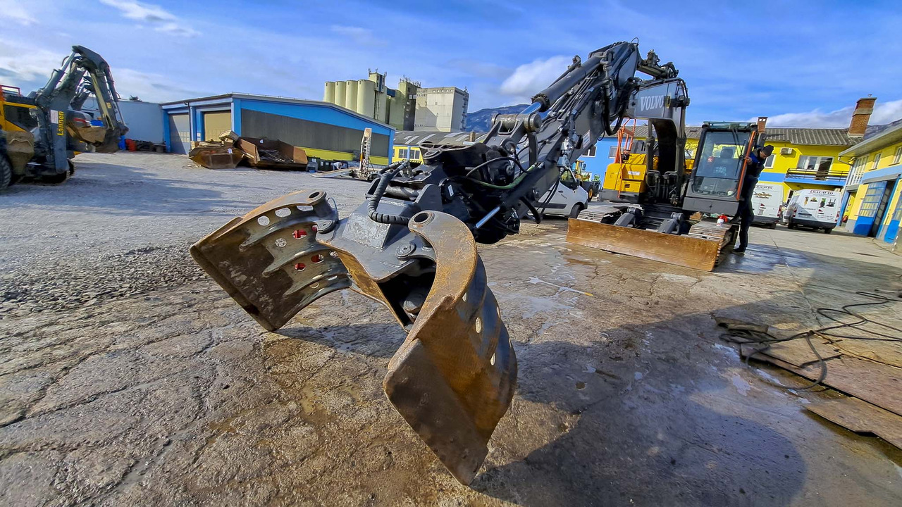 VOLVO ECR235EL - Верижен багер: снимка 2 VOLVO ECR235EL - Верижен багер: снимка 2