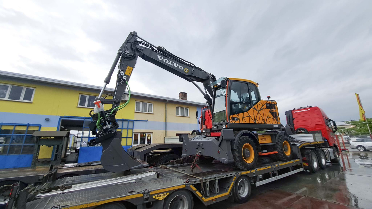 VOLVO EWR150E - Колесен багер: снимка 1 VOLVO EWR150E - Колесен багер: снимка 1