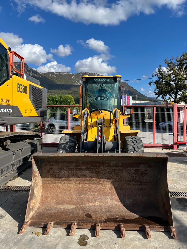 VOLVO L35B - Колесен товарач: снимка 1 VOLVO L35B - Колесен товарач: снимка 1