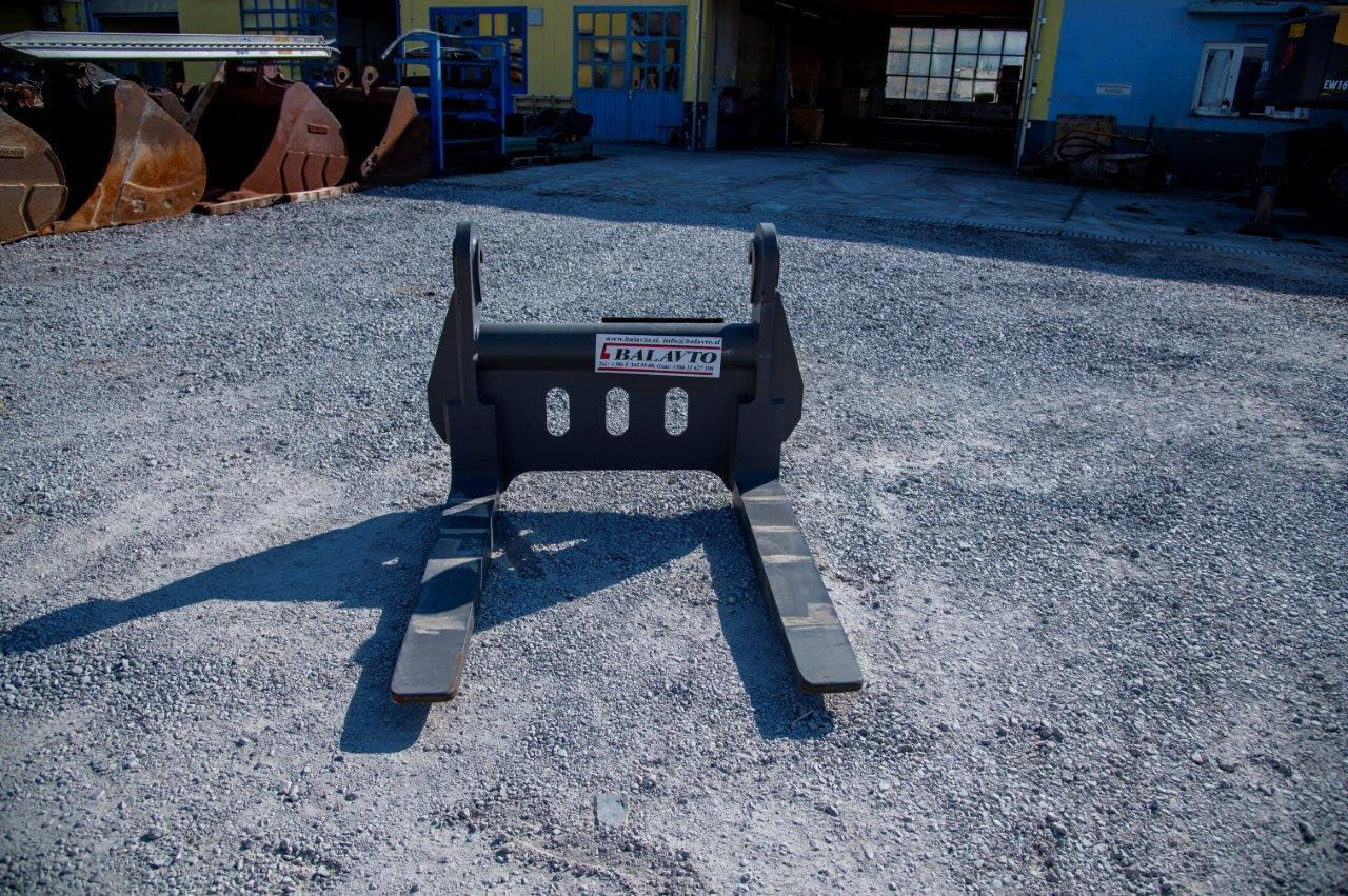 VOLVO pallet forks 1450 mm for 6-12 ton loaders - Вилици за Товарач: снимка 1 VOLVO pallet forks 1450 mm for 6-12 ton loaders - Вилици за Товарач: снимка 1