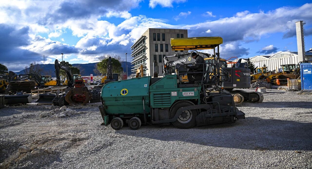Vögele Super 1203 - Асфалтополагач: снимка 2 Vögele Super 1203 - Асфалтополагач: снимка 2